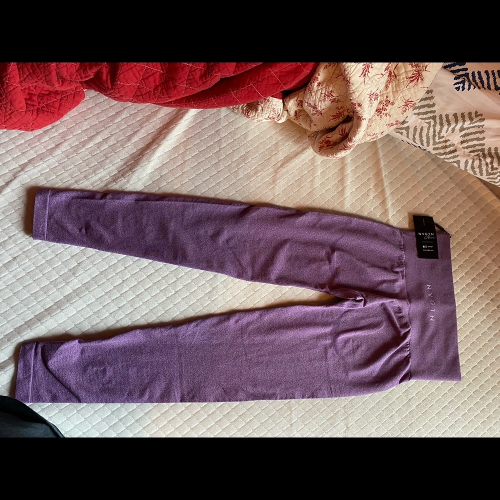 NVGTN Seamless Contour Legging in Violet